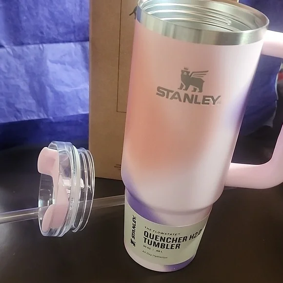 NIB Stanley 30 Oz Rose Petal Quencher H2.0 Tumbler - Picture 7 of 9